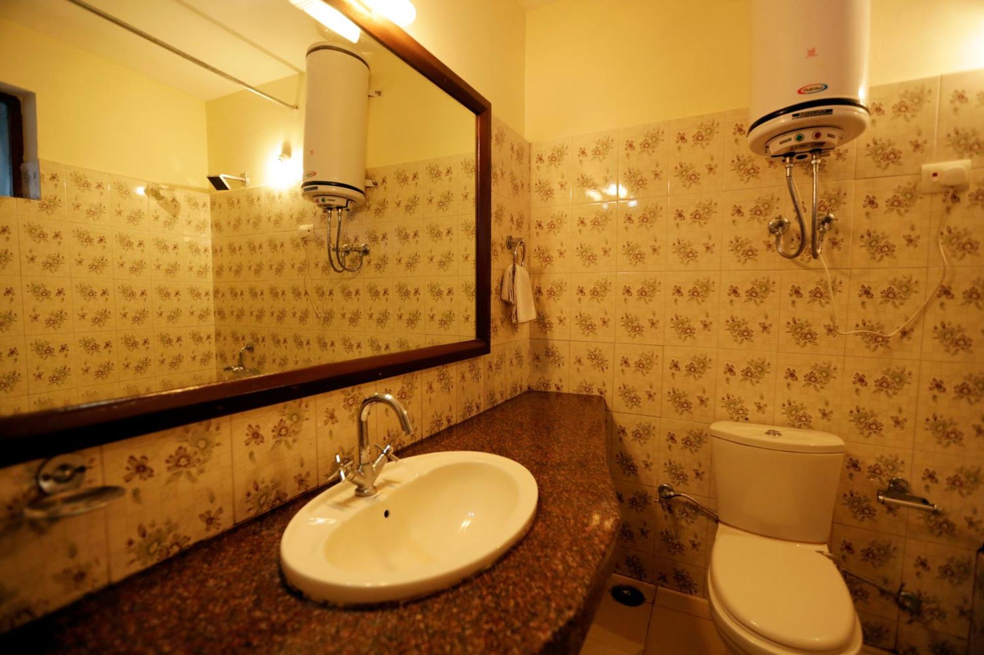 Hotel Glacier Resort Манали Экстерьер фото